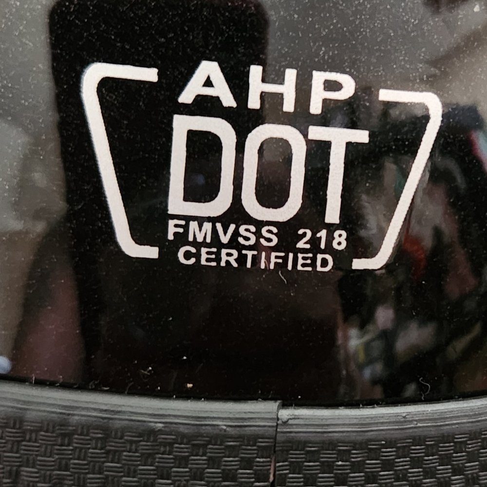 Black Motorcycle Helmet with DOT Symbol - Picture 3 of 4
